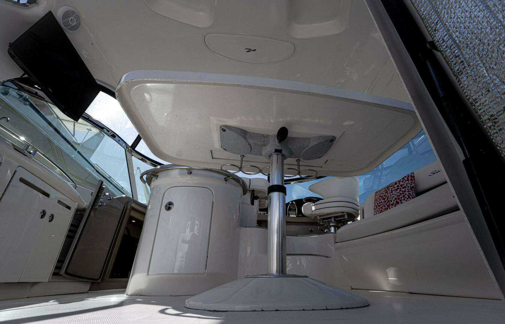2005 Sea Ray 500 Sundancer - Image 21