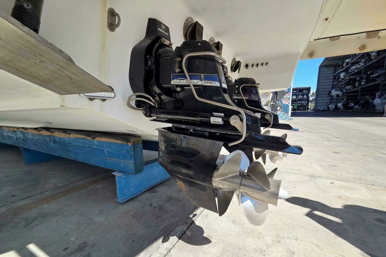 2015 Formula 350 Crossover Bowrider - Image 61