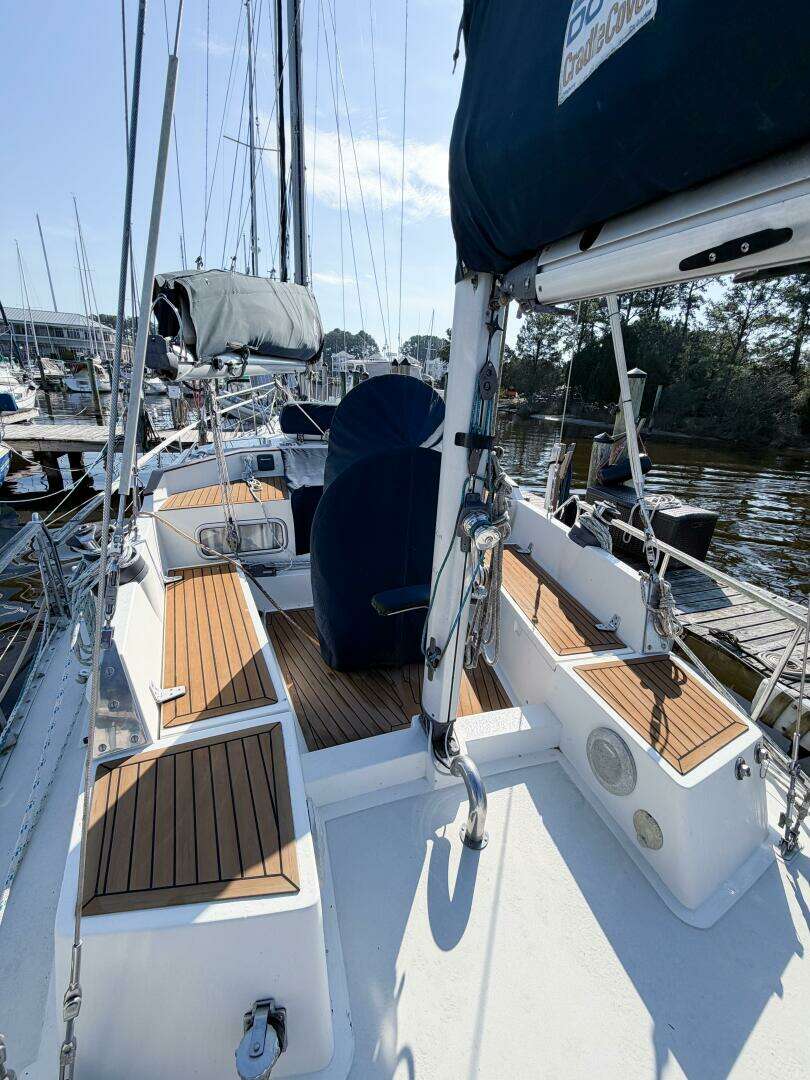 1986 Nauticat 40 Cutter Ketch Pilothouse - Image 16