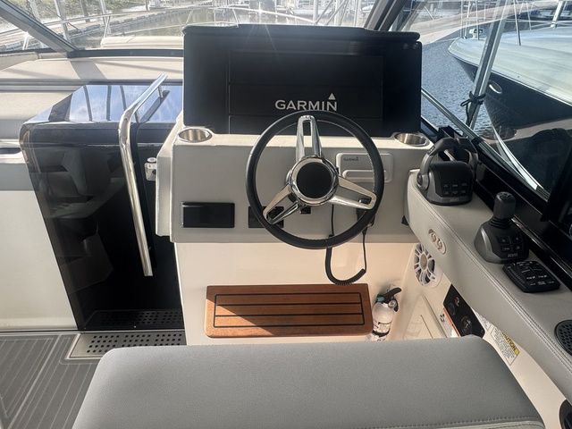 2023 Regal 36 Grande Coupe - 13
