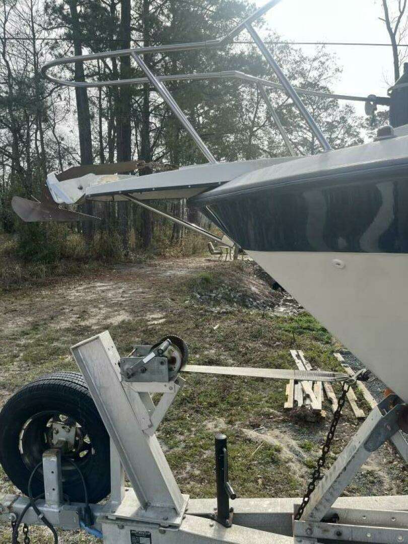 1989 Carver 2557 Montego - Image 19