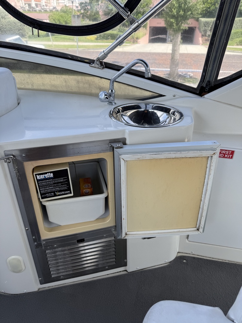2006 Carver 44 CMY - Image 55