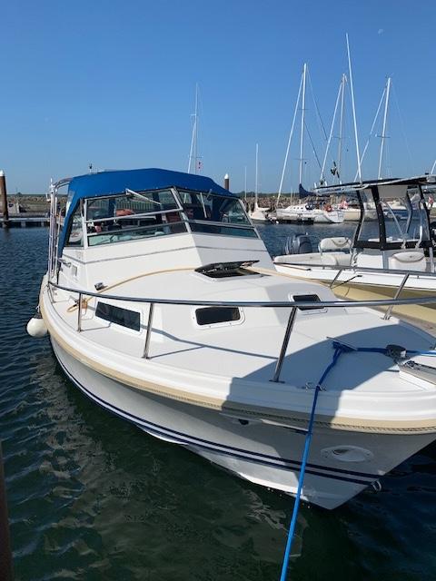 1989 Limestone 24 Express Cruiser