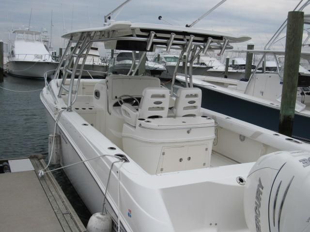 2006 Boston Whaler 32 Outrage Cuddy - 7