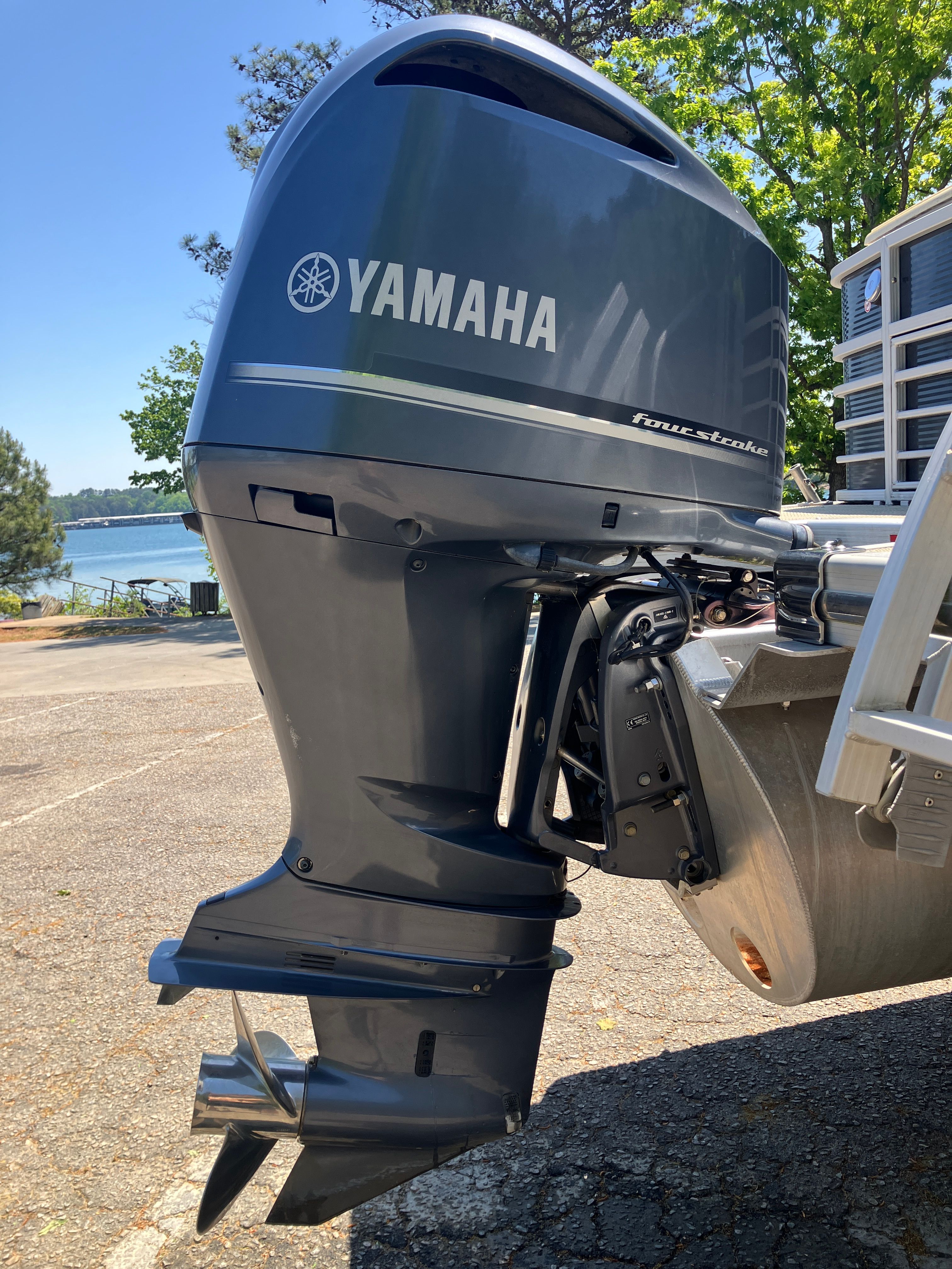 2019 Bennington 23 QLC - 24