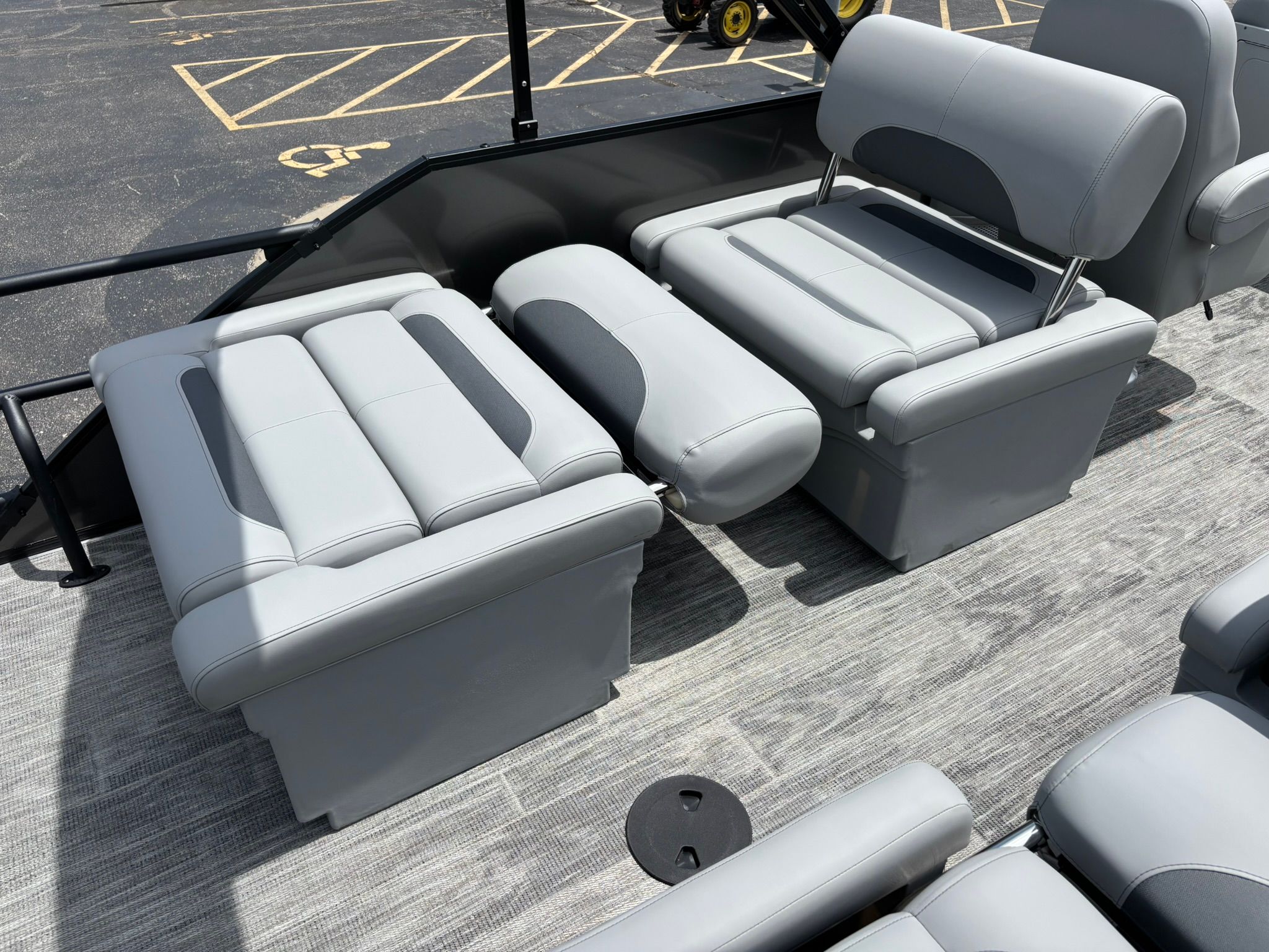 2027 Bentley Pontoons 223 LEGACY QSB - 18