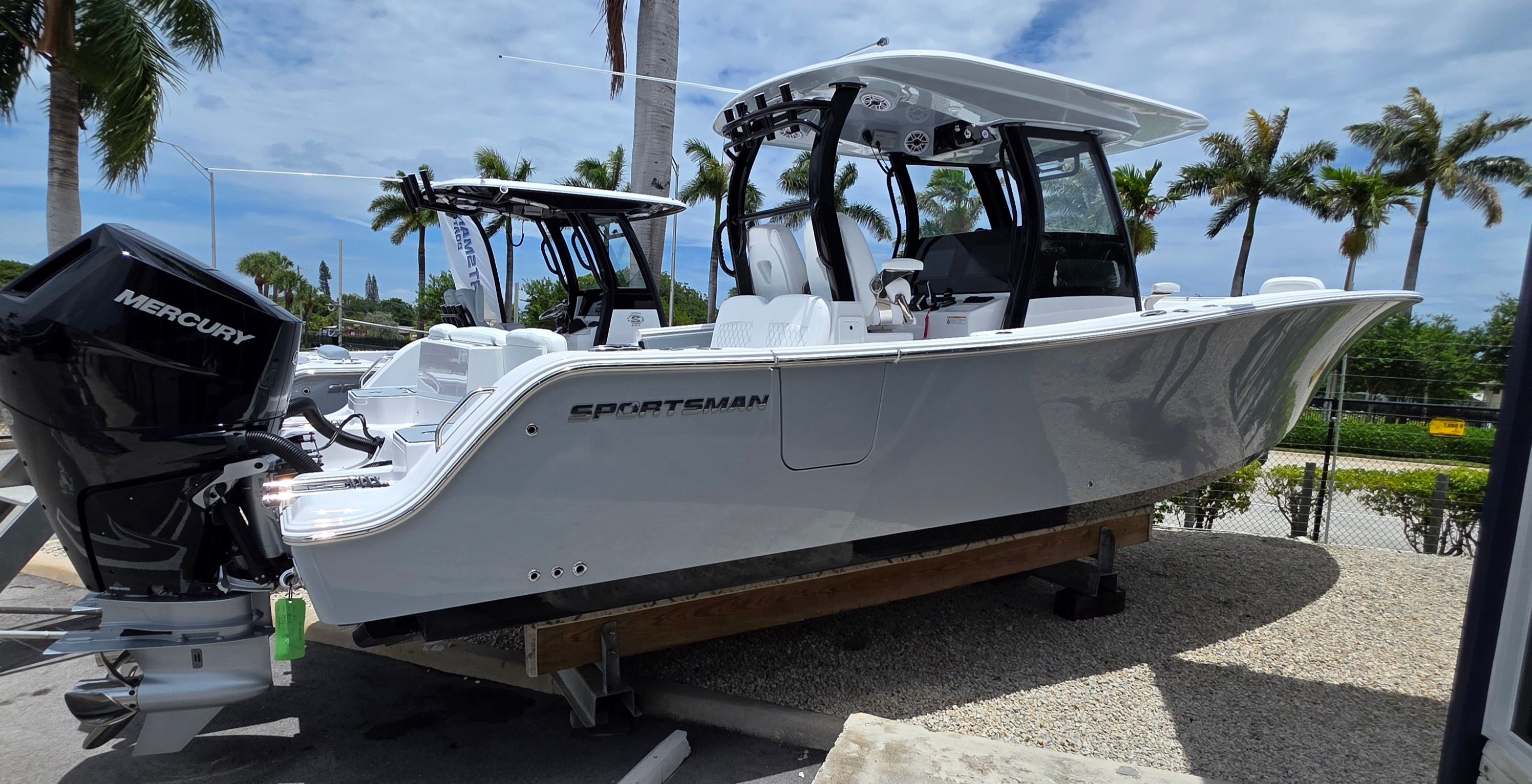 2026 Sportsman Heritage 321 Center Console