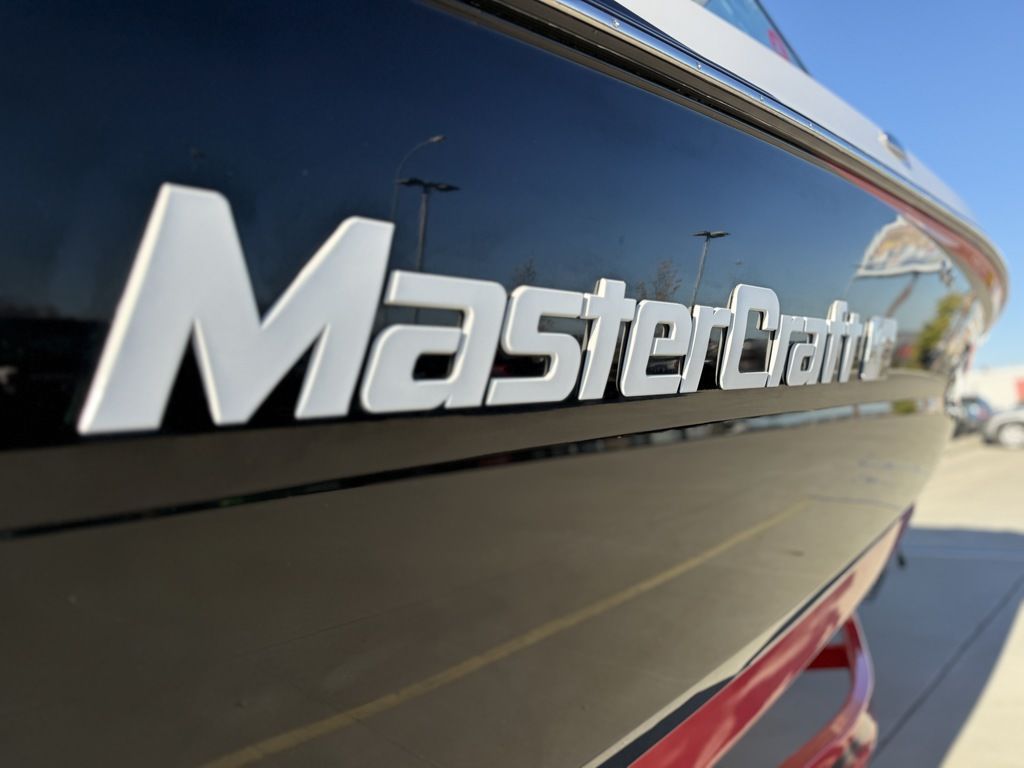 2019 MasterCraft XT22 - 82