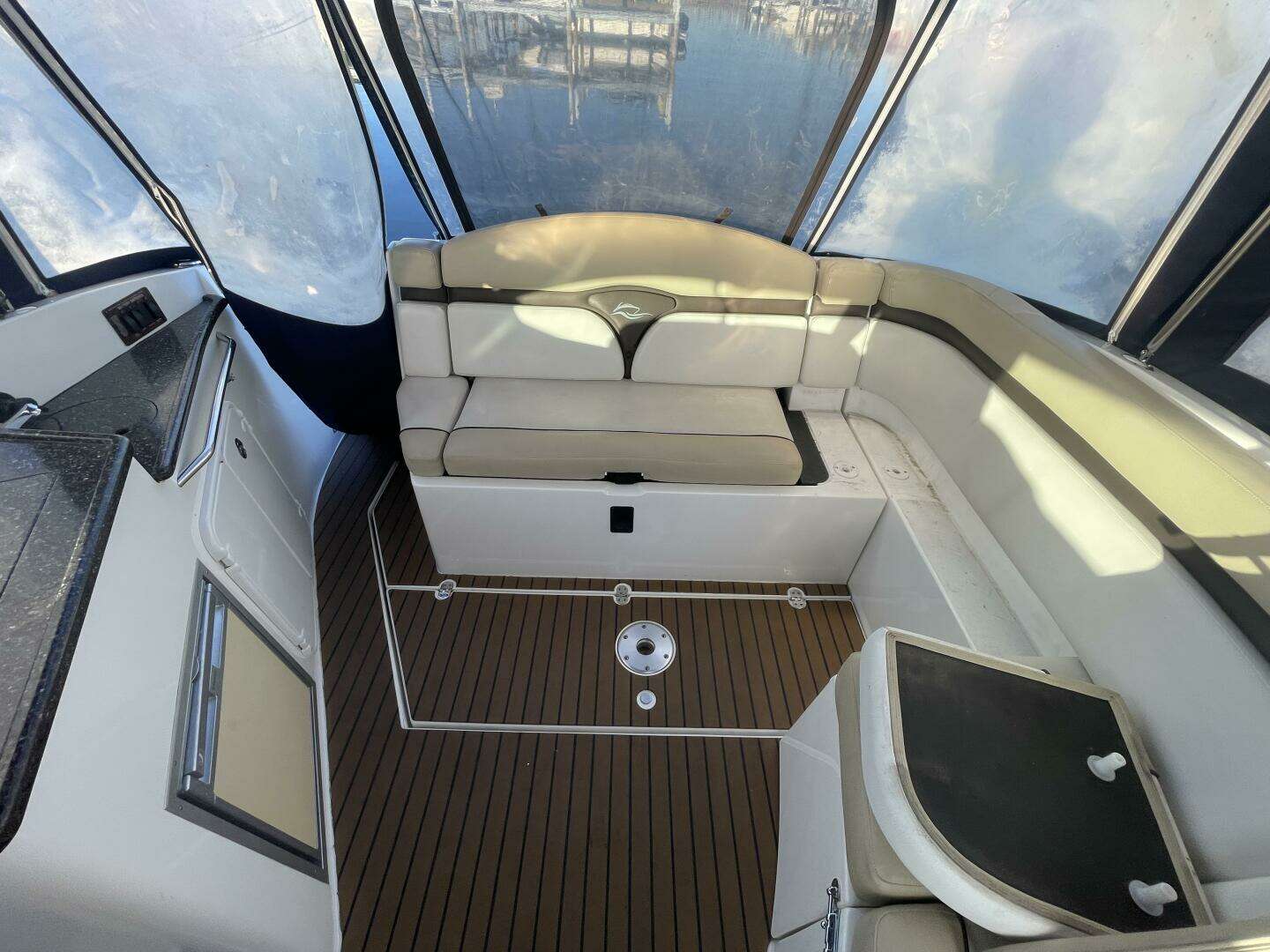 2016 Rinker 310 Express - Image 31