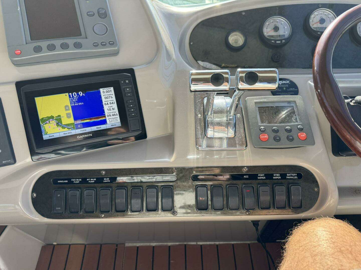 2003 Cruisers Yachts 3772 - Image 40