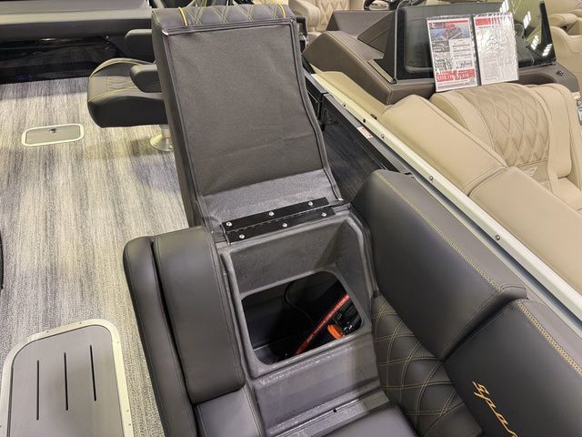 2026 Bennington QX Swingback 25 QXSBA Tritoon - 9