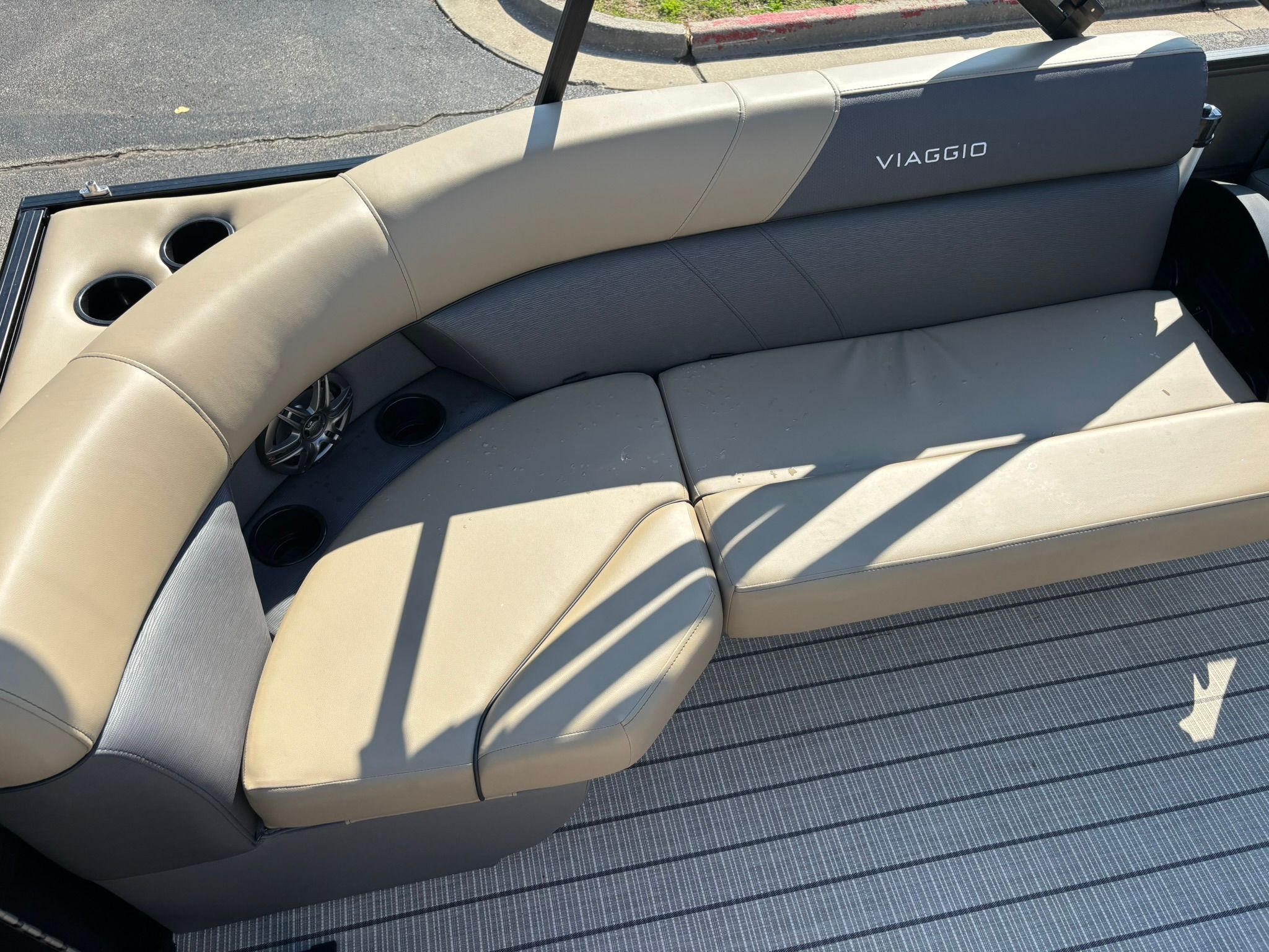 2026 Viaggio V20U - 33