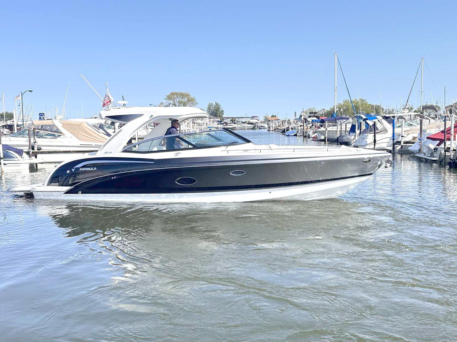 2026 Formula 350 Crossover Bowrider I/O