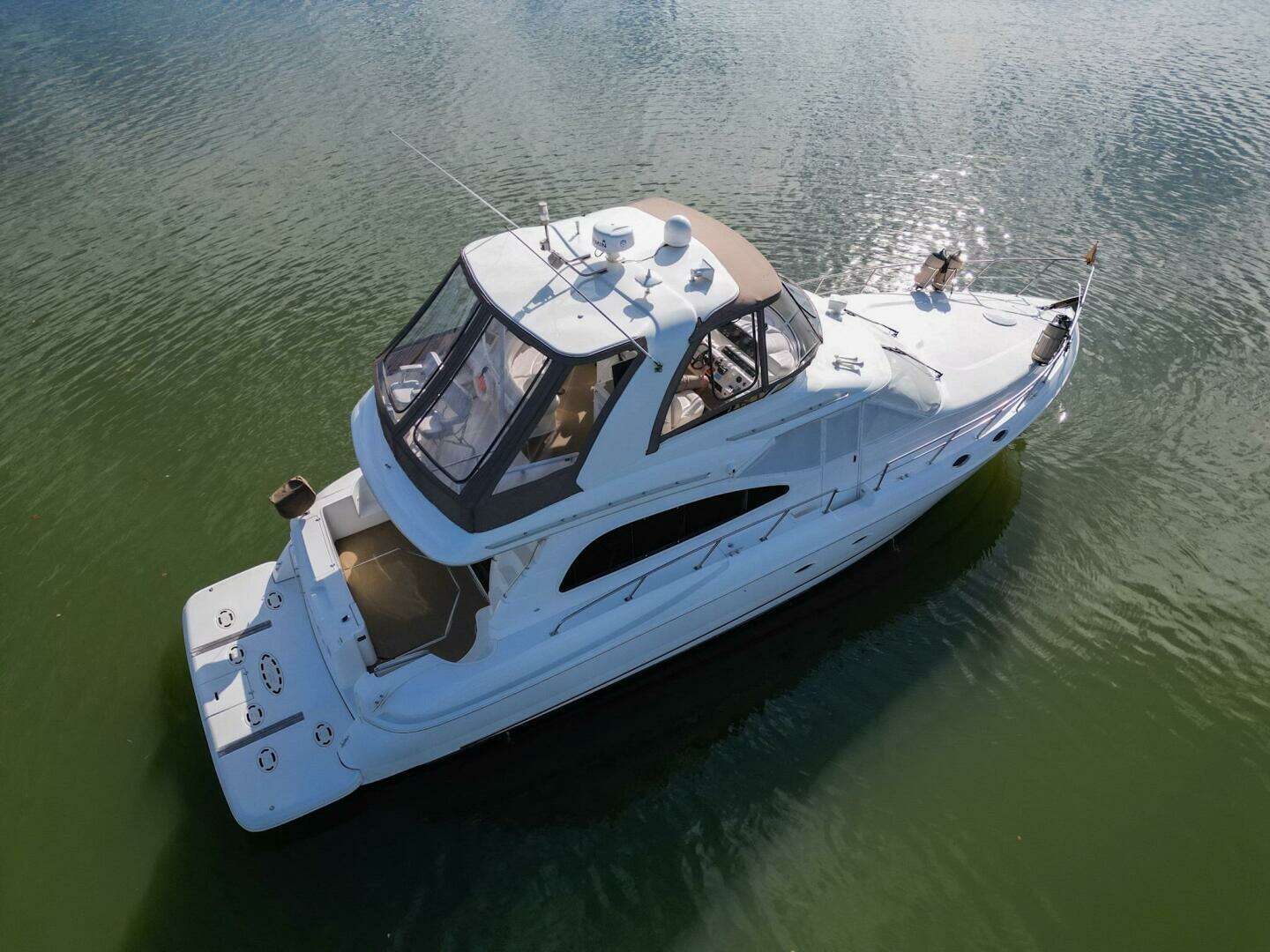 2002 Cruisers Yachts 5000 Sedan Sport - Image 11
