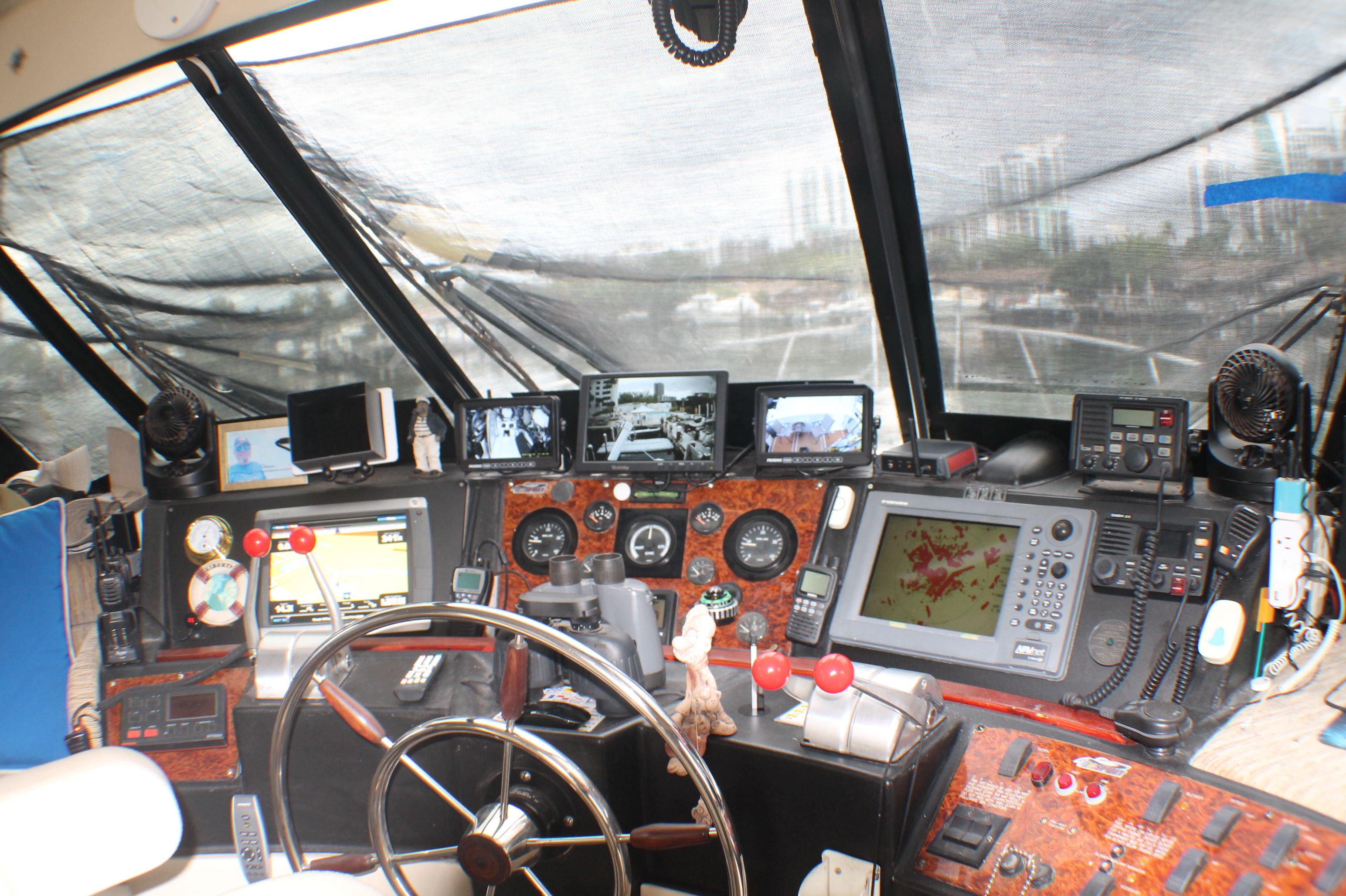 1998 Bayliner 4788 Pilot House Motoryacht - 9