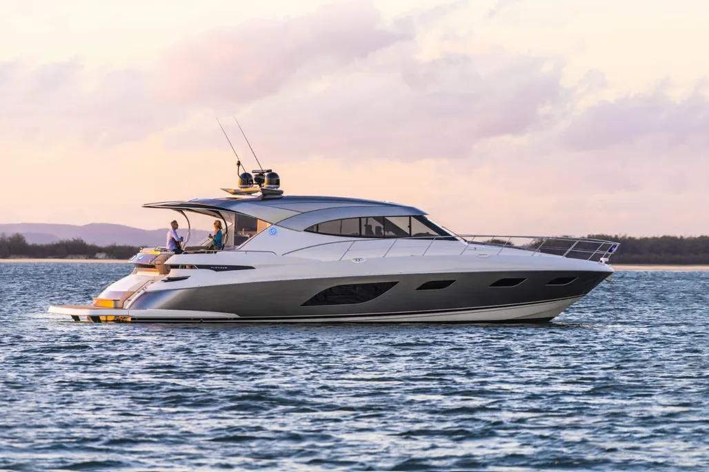 2021 Riviera 6000 Sport Yacht Platinum Edition