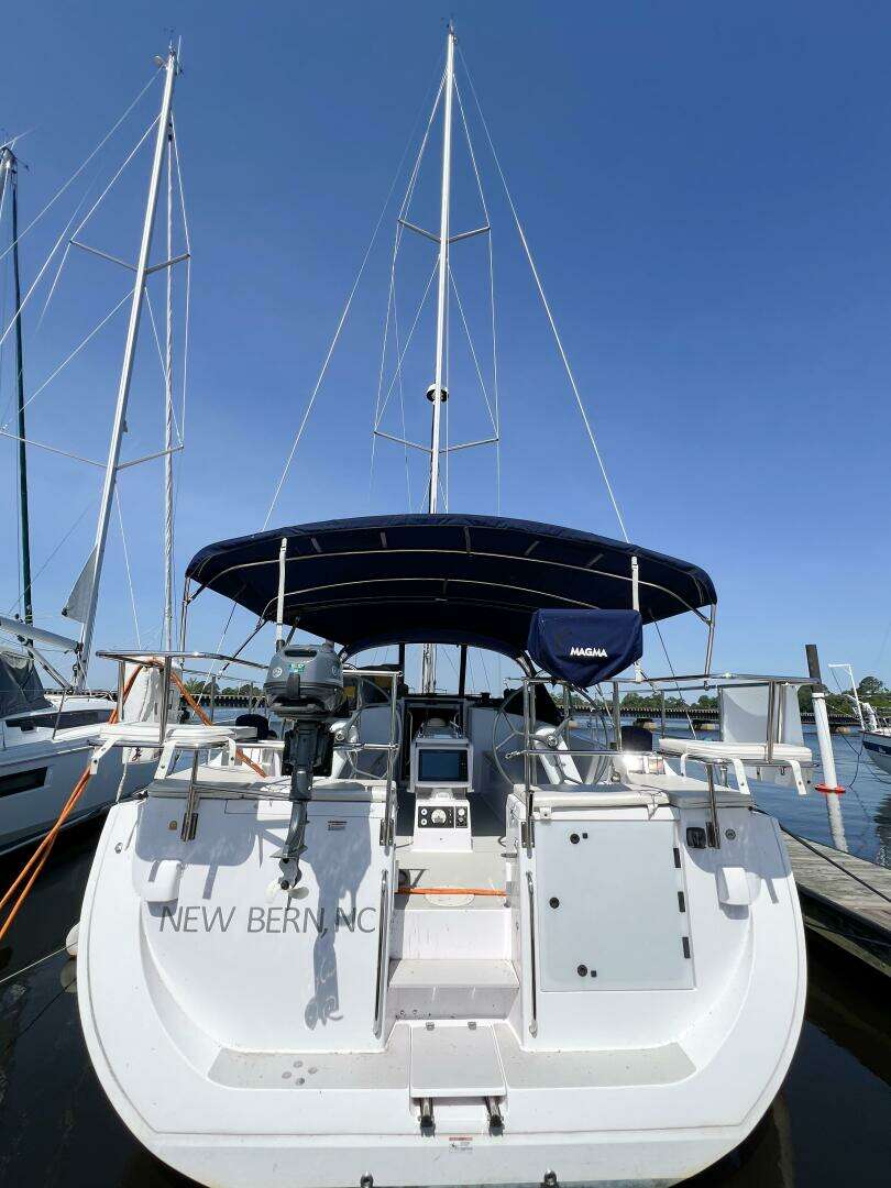 2019 Catalina 425 - Image 2