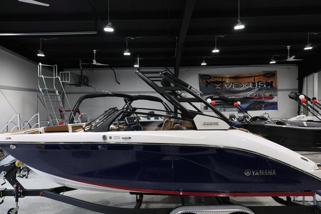 2026 Yamaha Boats 222 SE BOTH COLORS AVAILABLE