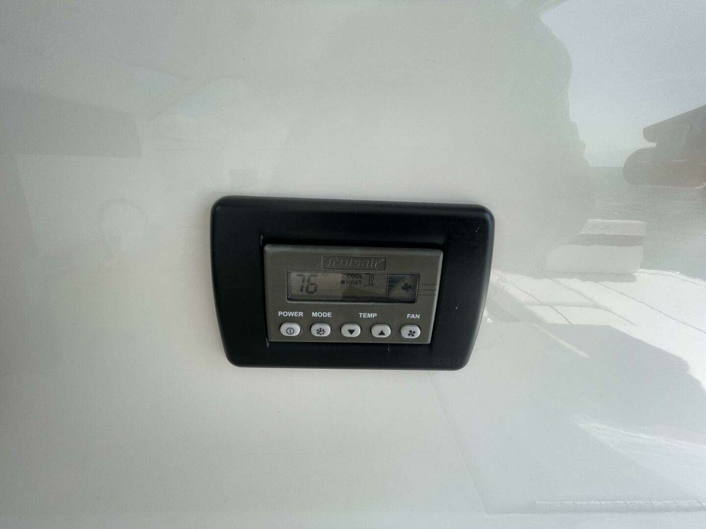2010 Sea Ray 450 Sundancer - Image 30