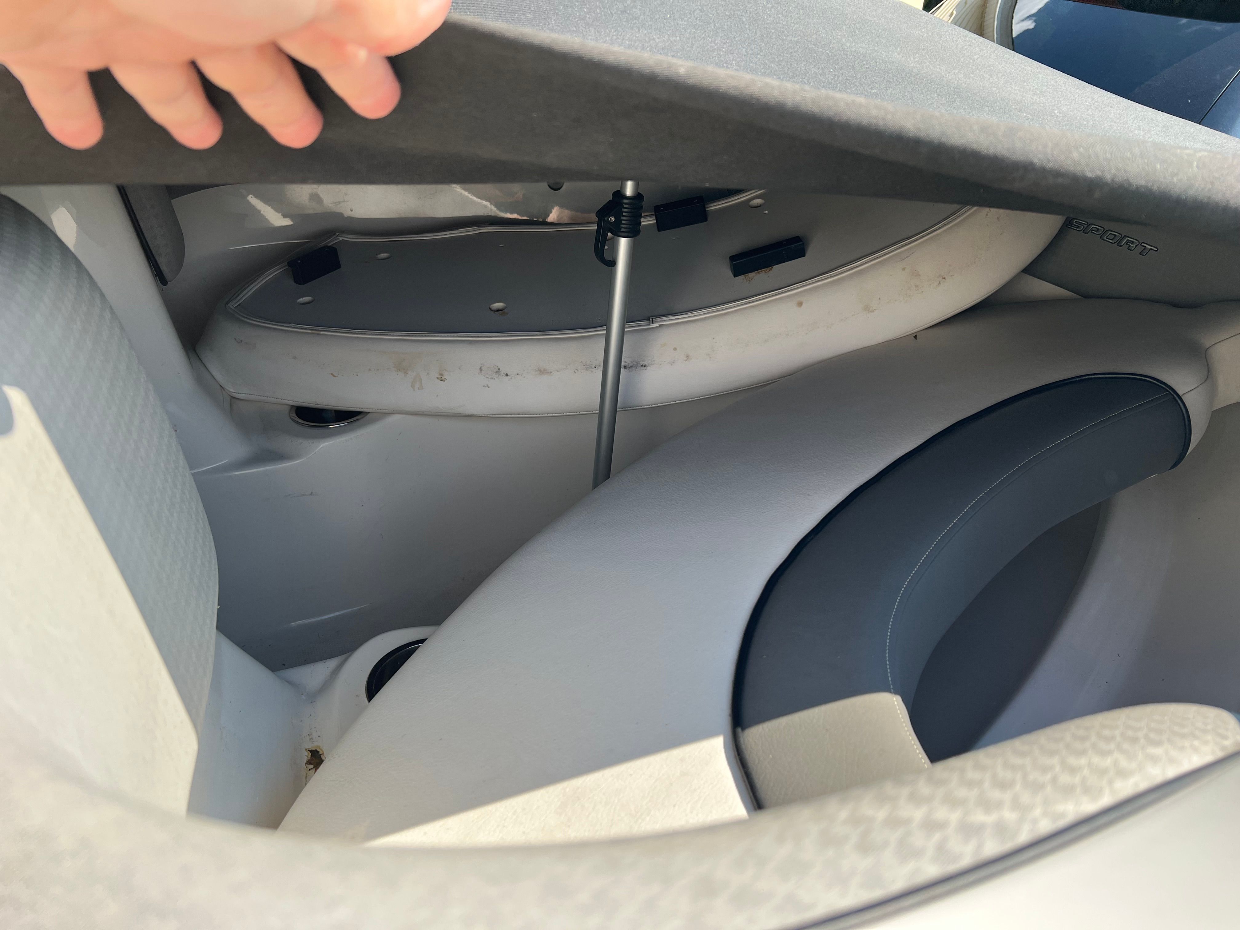 2011 Sea Ray 205 Sport - 18