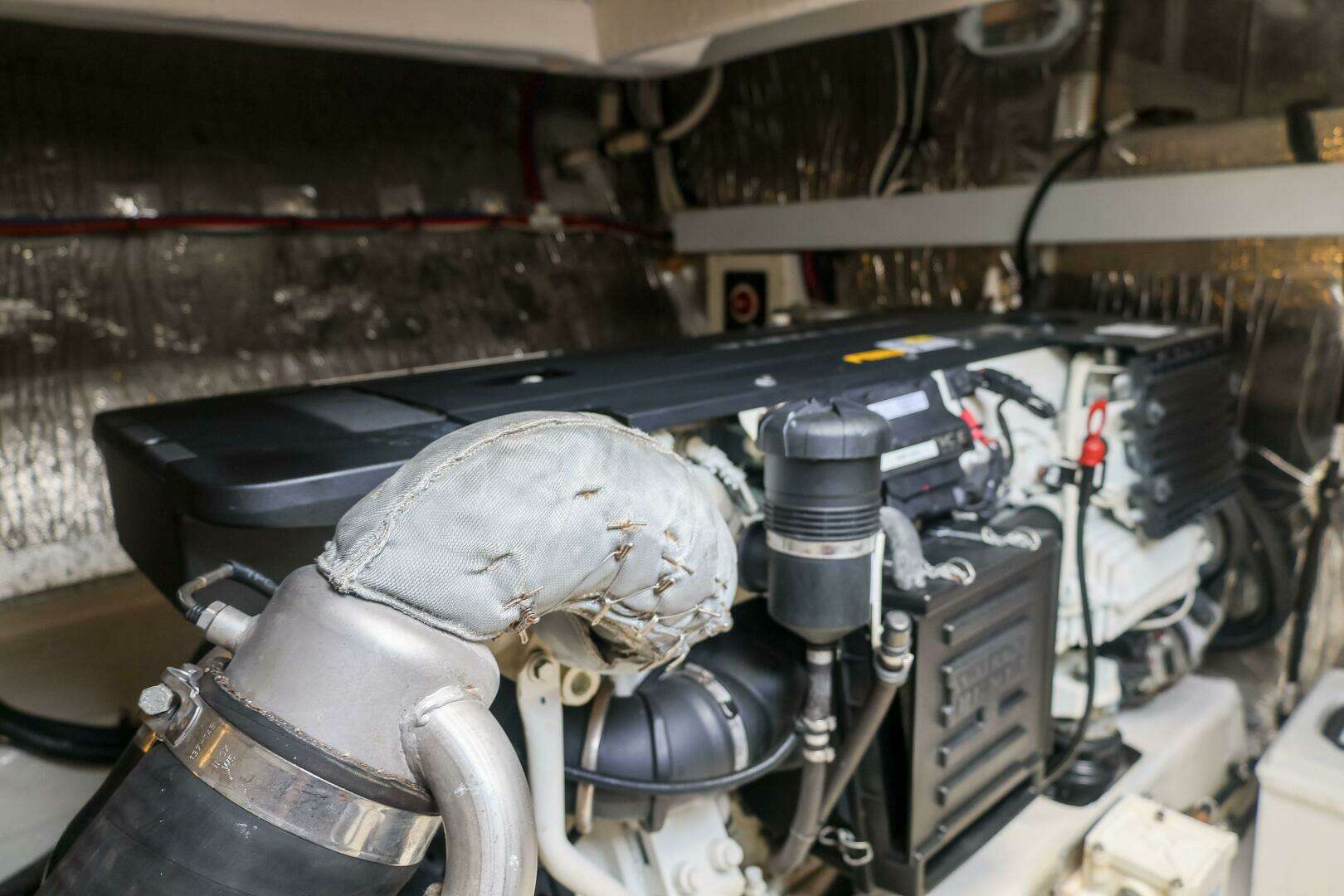 2014 Cruisers Yachts 45 Cantius - Image 70