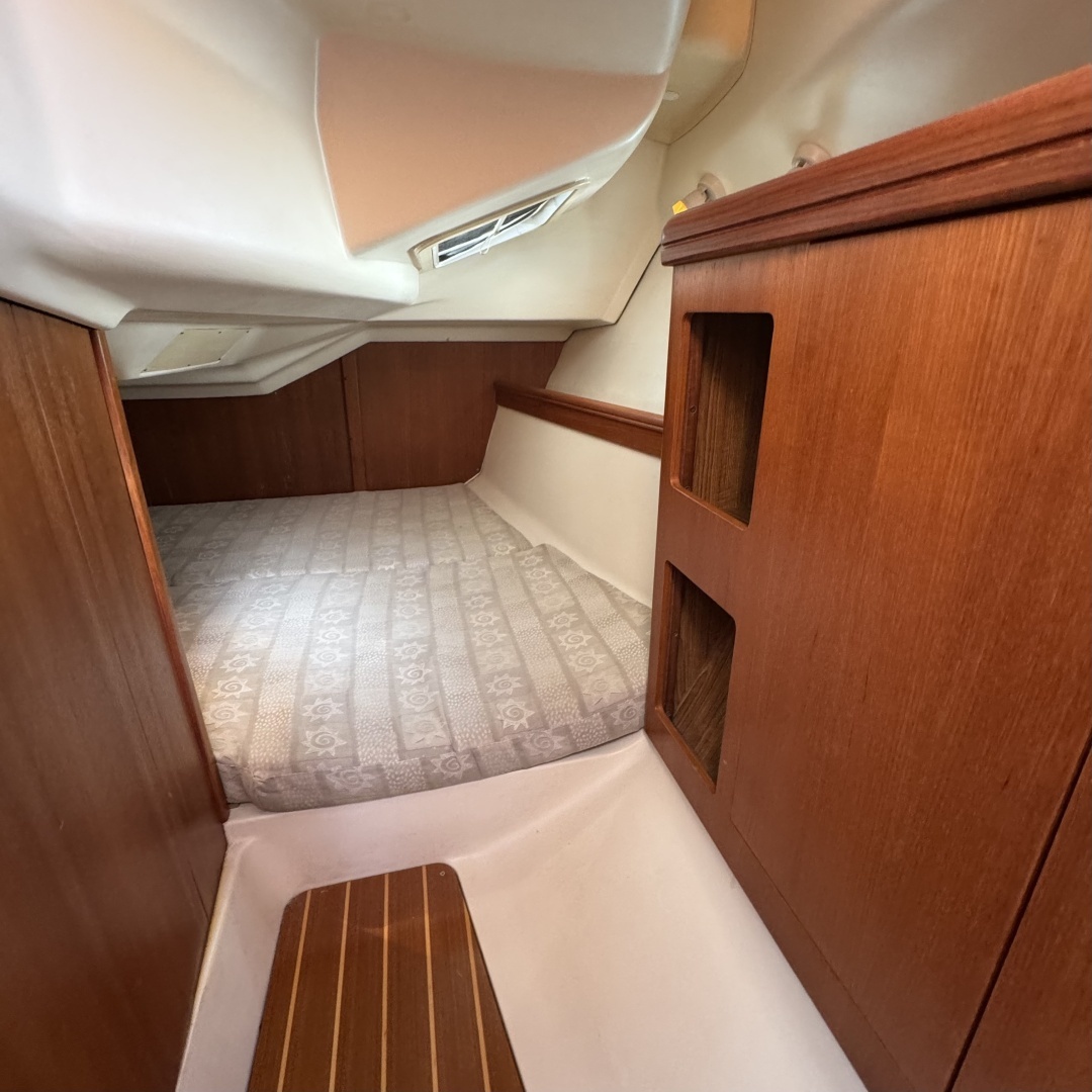 2002 Hunter 326 - Image 5