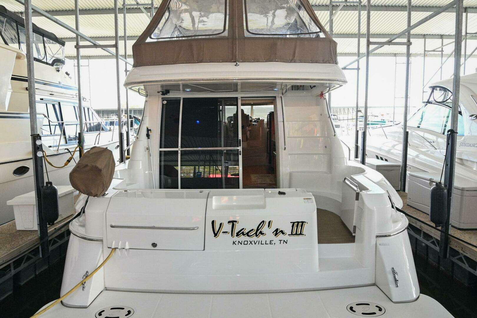 2002 Cruisers Yachts 5000 Sedan Sport - Image 13