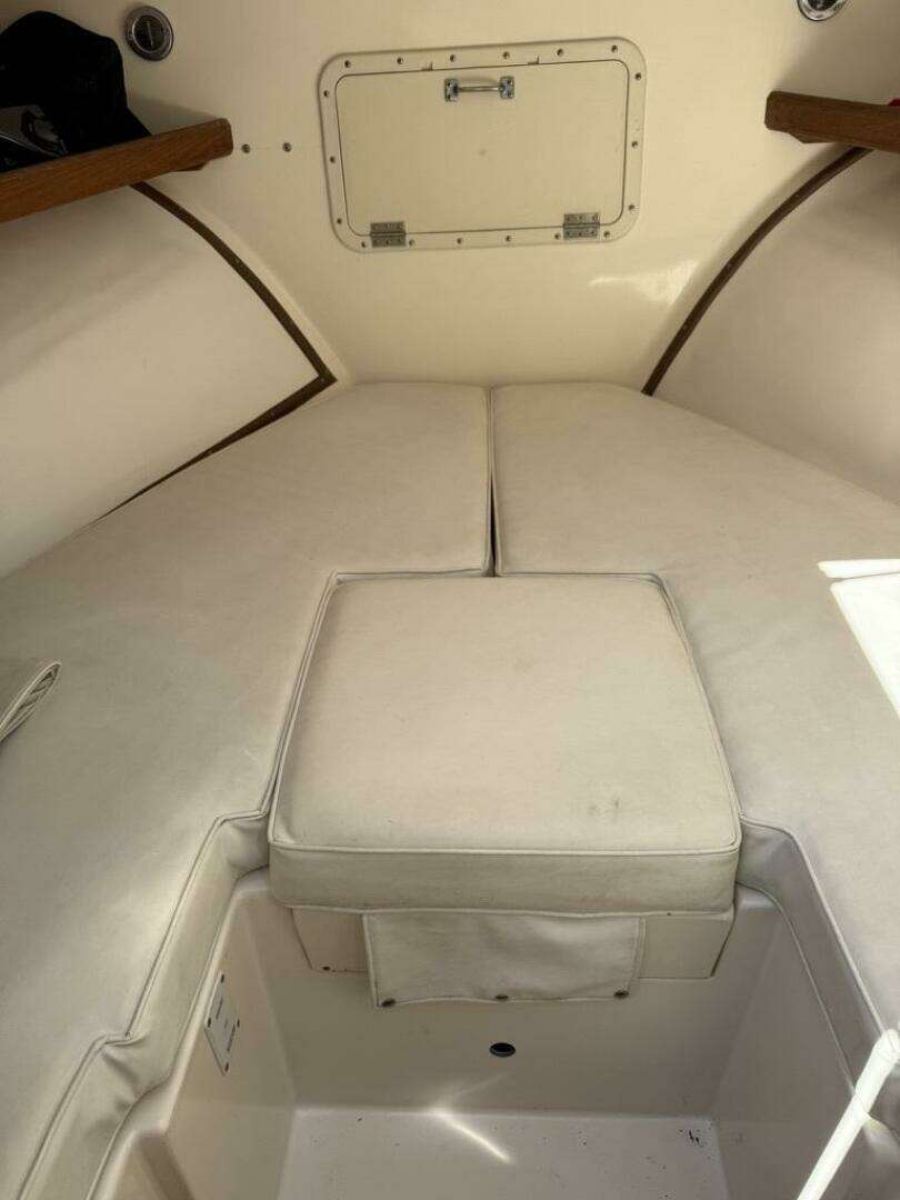 1986 Dusky 26 Custom - Image 21