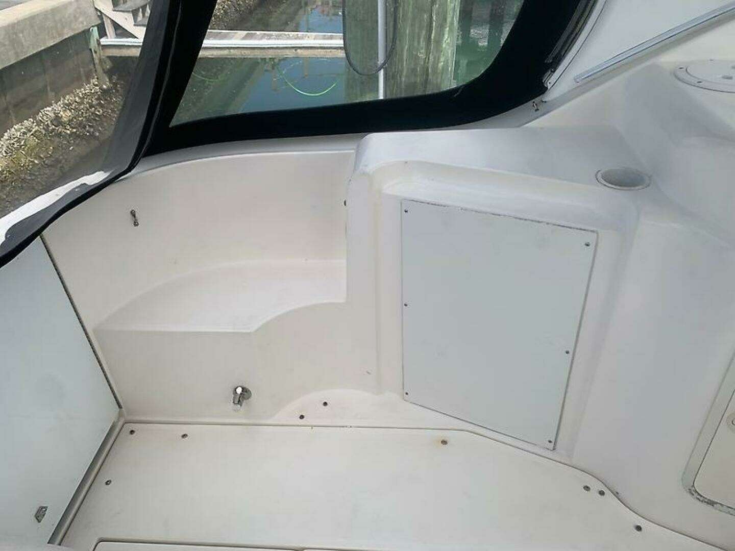 2003 Cruisers Yachts 3372 Express - Image 13