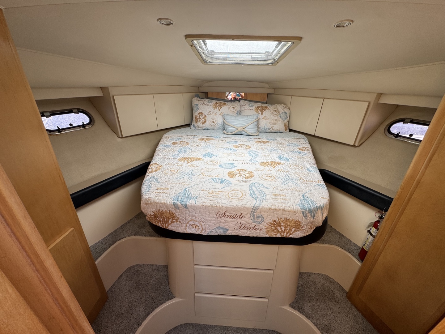 1996 Carver 370 Voyager - Image 66