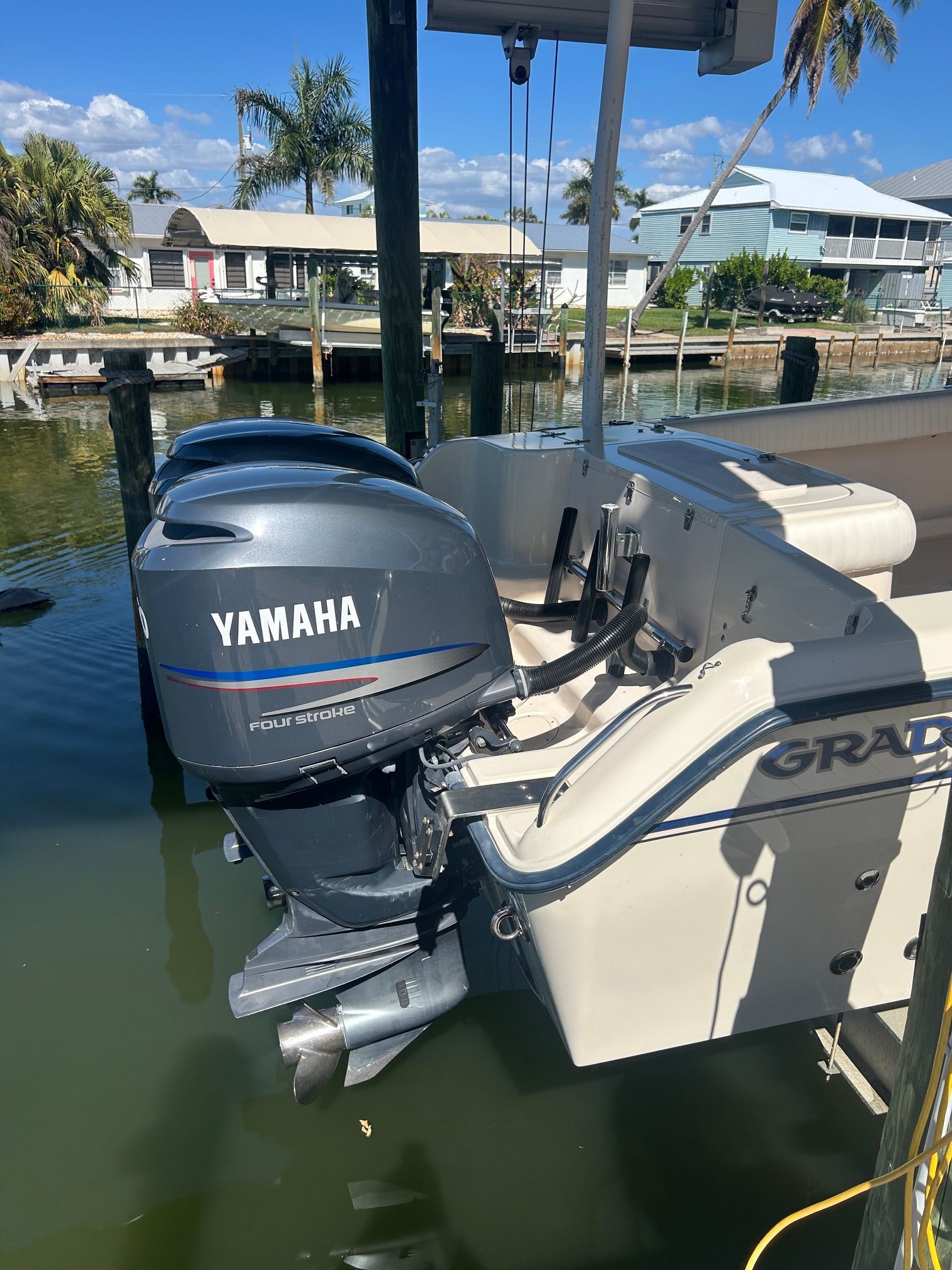 Grady-White Chase 273 boat with Yamaha outboard motor, year 2006.
