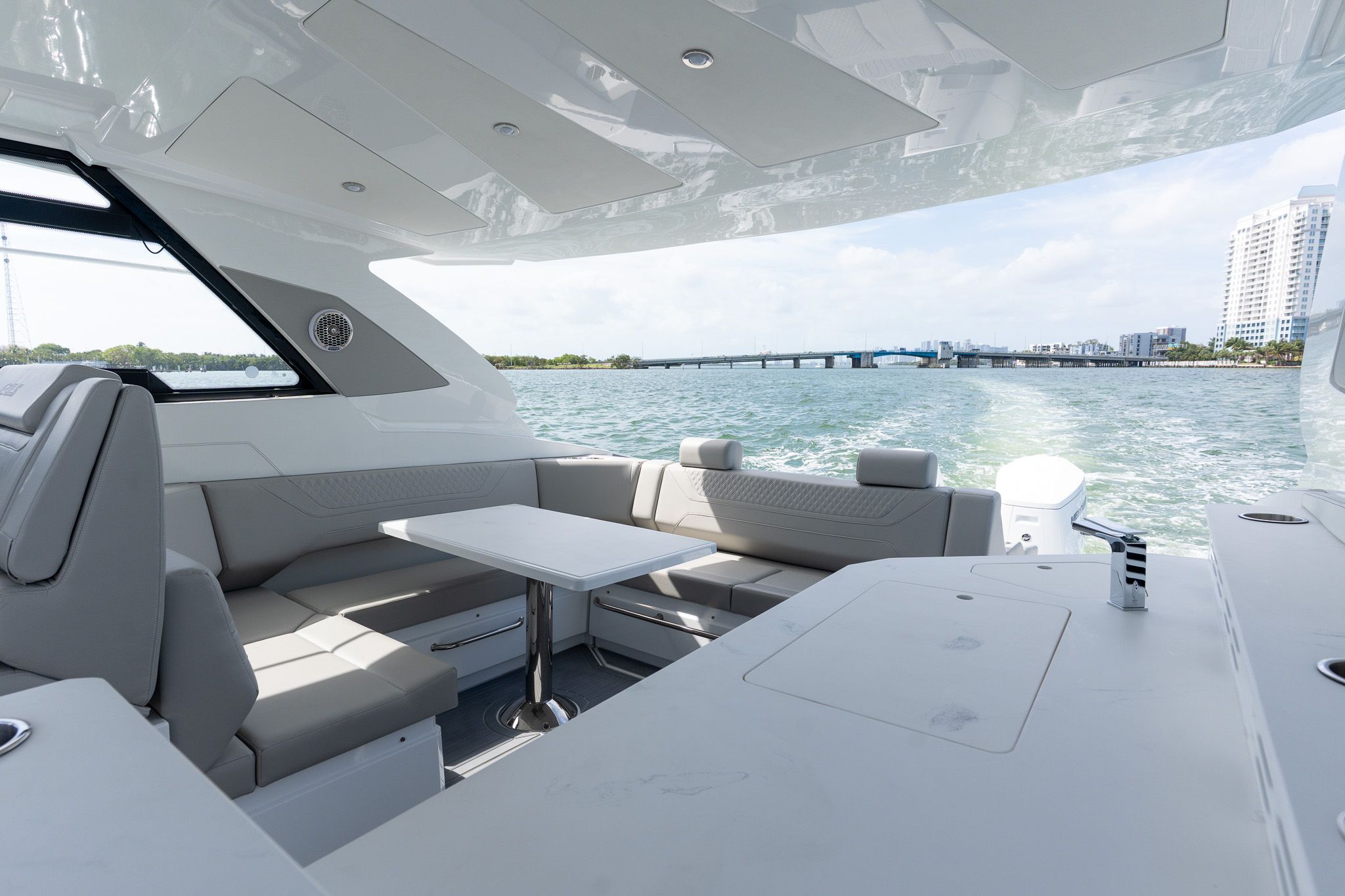 2026 Cruisers Yachts 42 GLS OB - 17