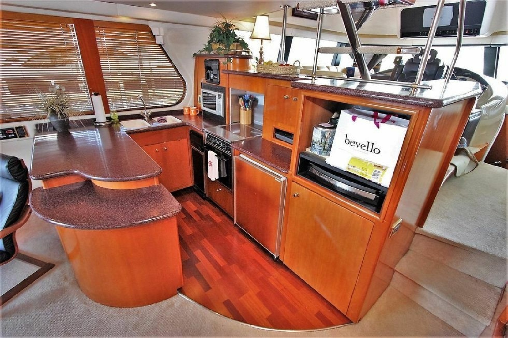 2001 Carver 570 Voyager Pilothouse - Image 24