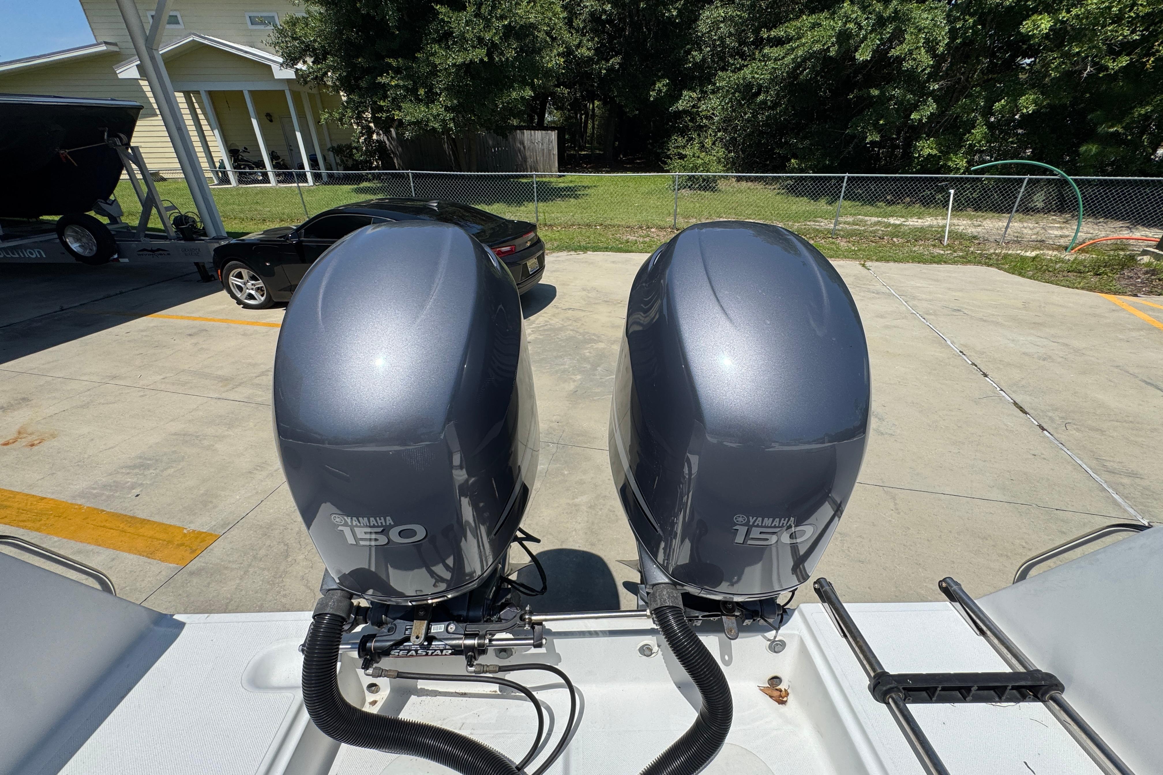 Twin Yamaha 150 outboard engines on a 2000 Stamas 250 Tarpon boat.
