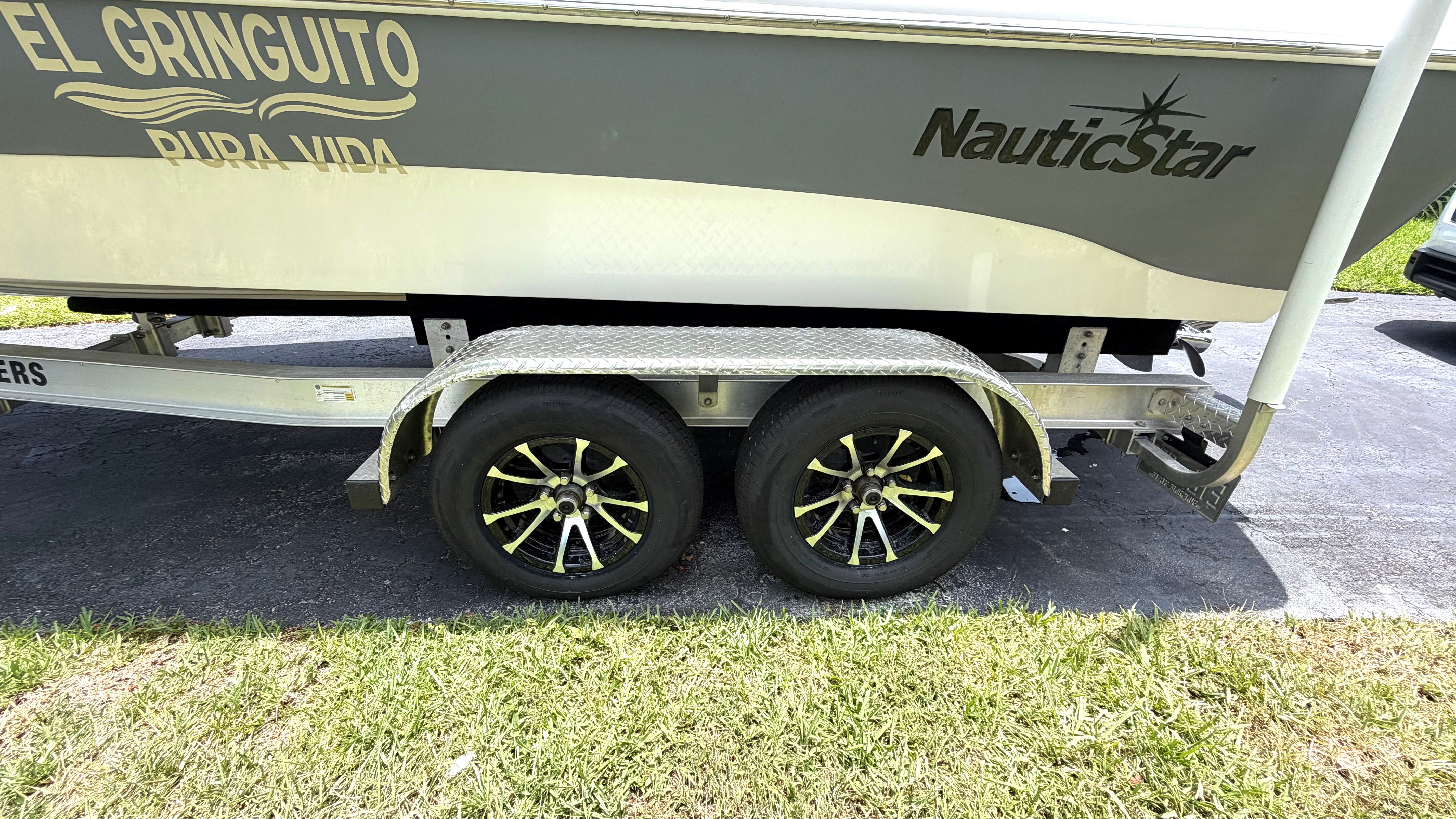 2007 NauticStar 2200 - 17