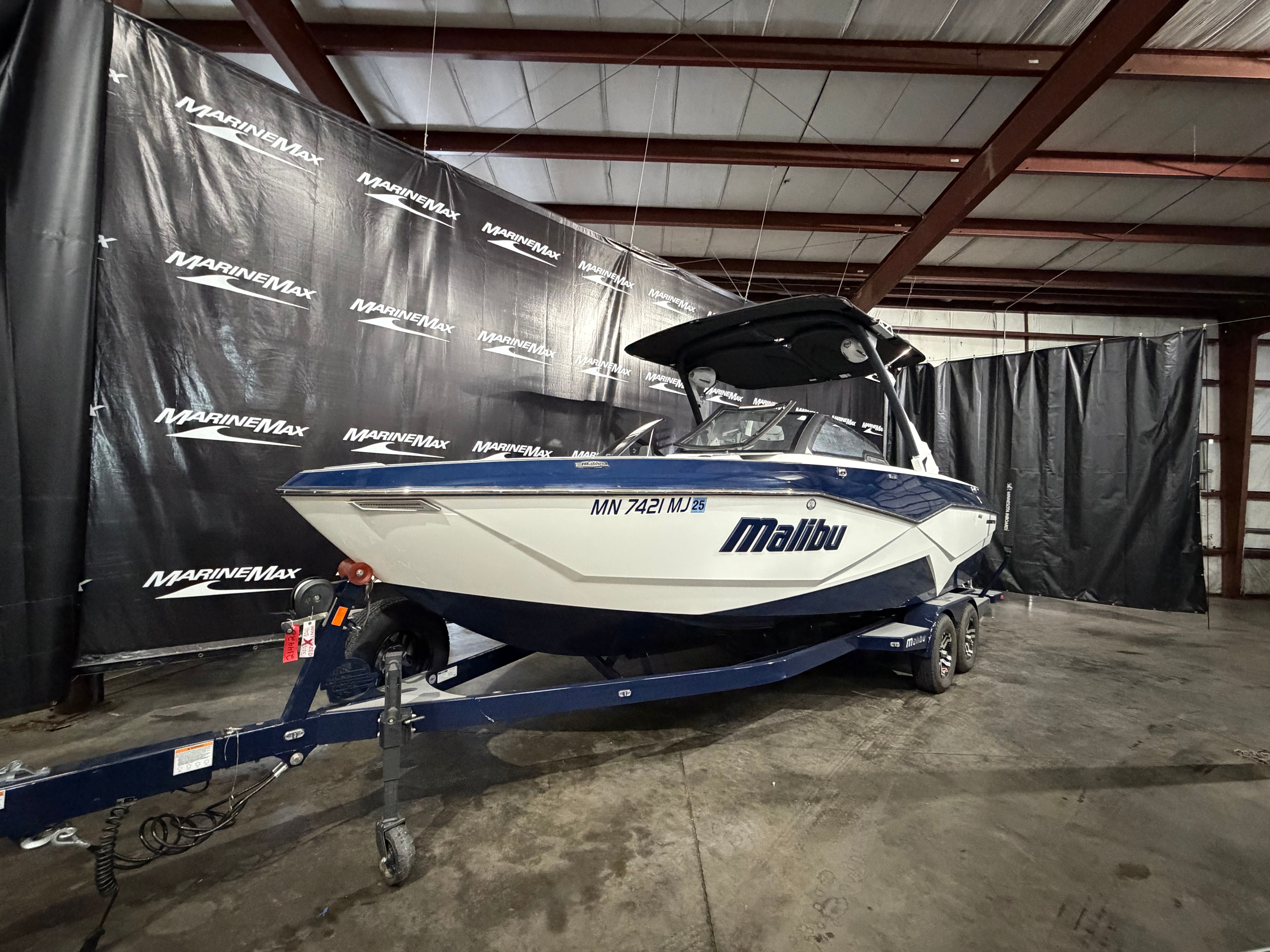2023 Malibu Wakesetter 25 LSV