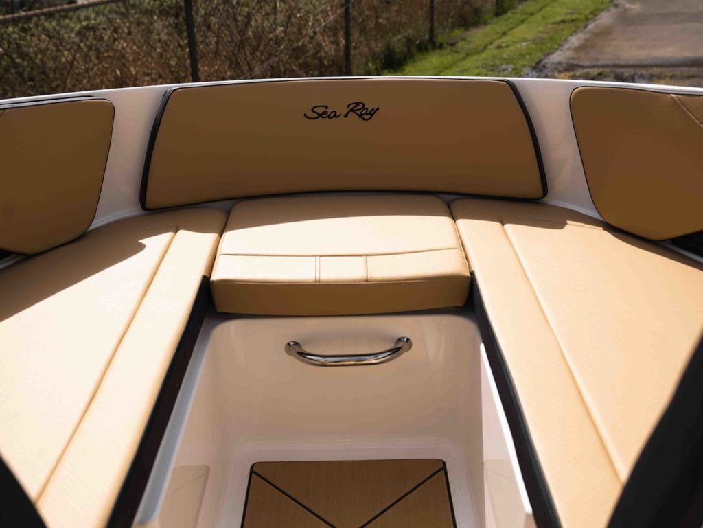 2026 Sea Ray SPX 210 Outboard - 11