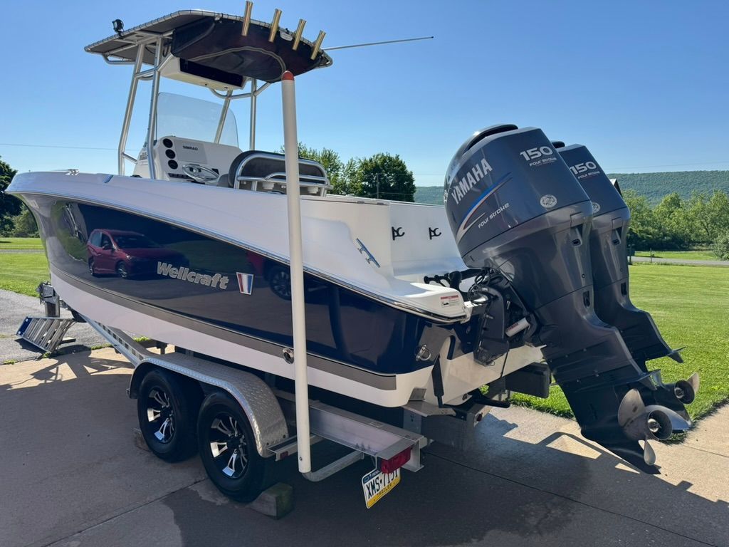 2007 Wellcraft 252 Fisherman - 2