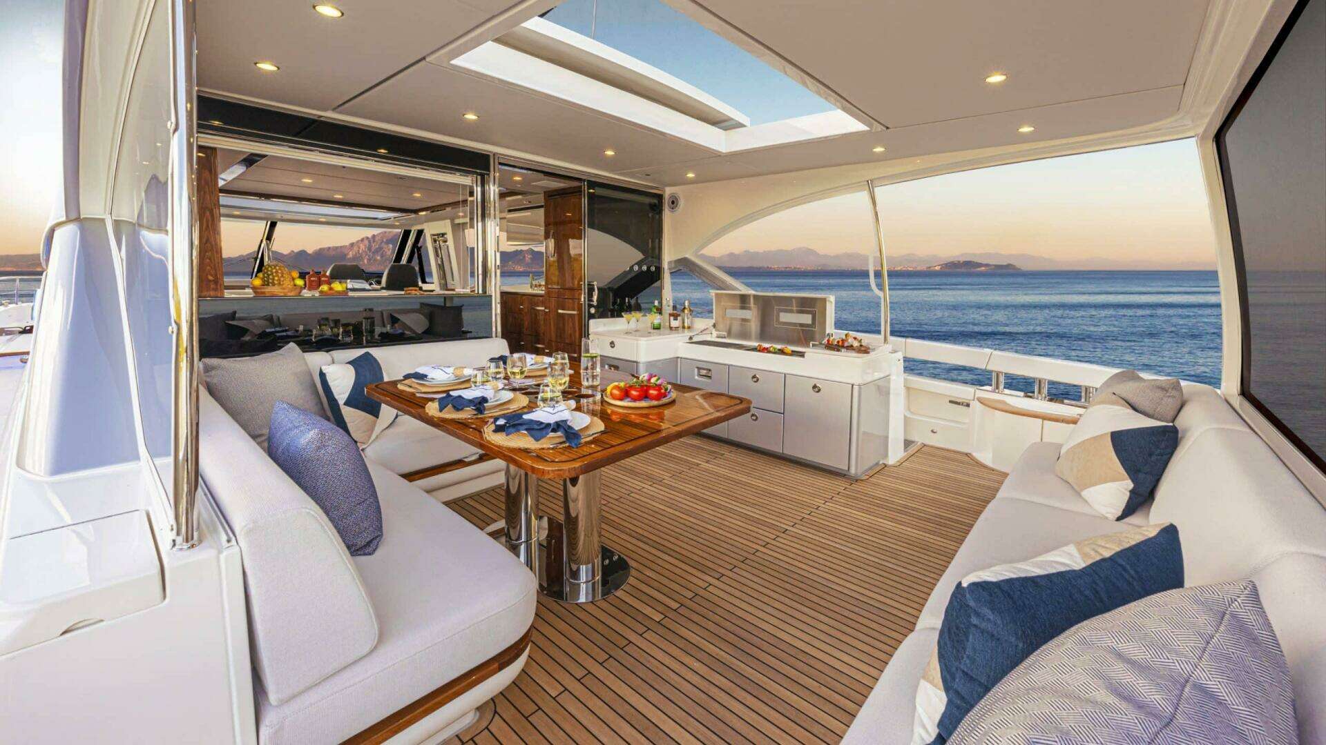 2026 Riviera 6800 Sport Yacht Platinum Edition - Image 9