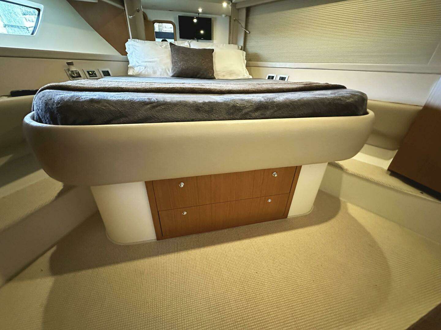 2014 Ferretti Yachts 530 - Image 33