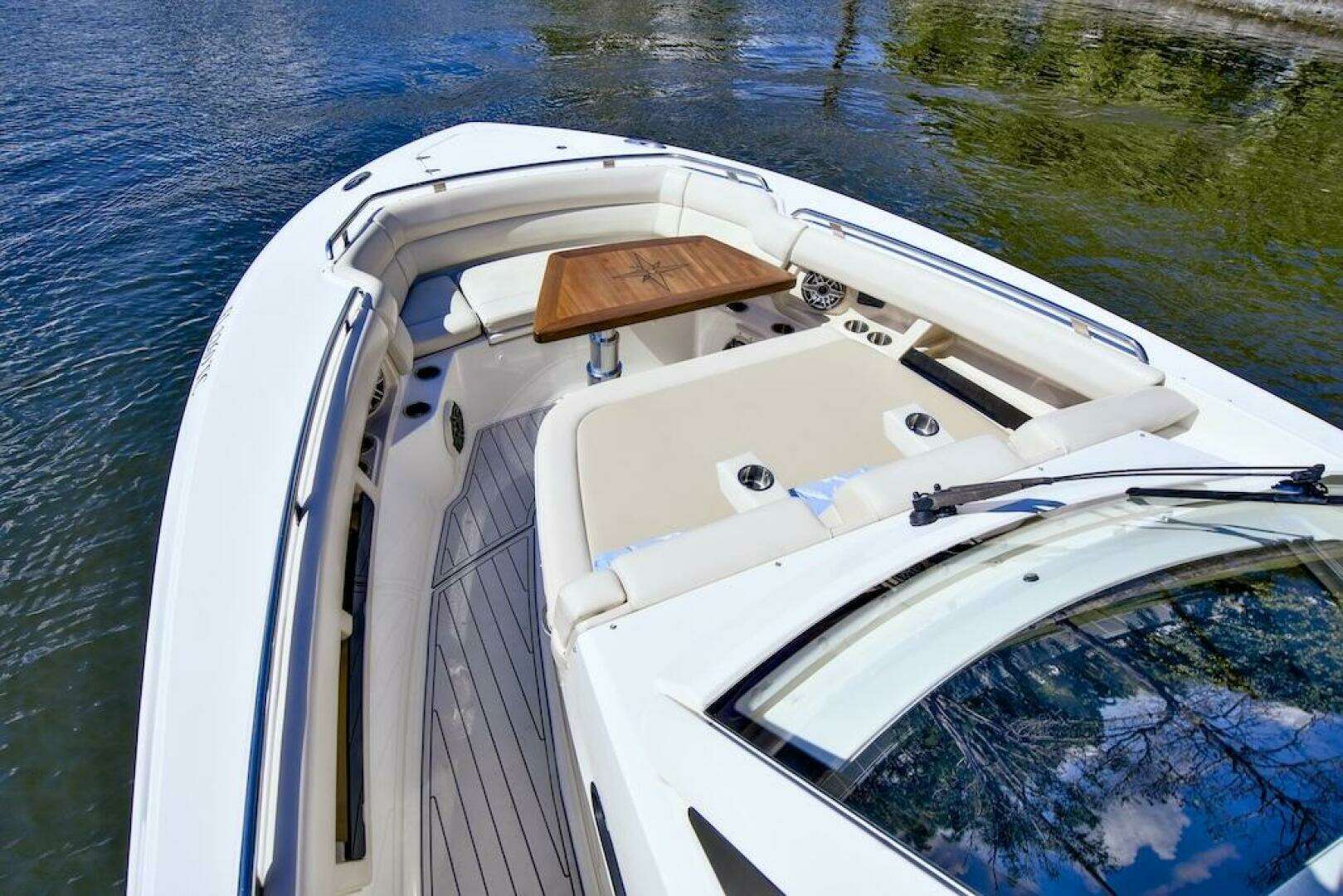 2019 Boston Whaler 350 Realm - Image 10