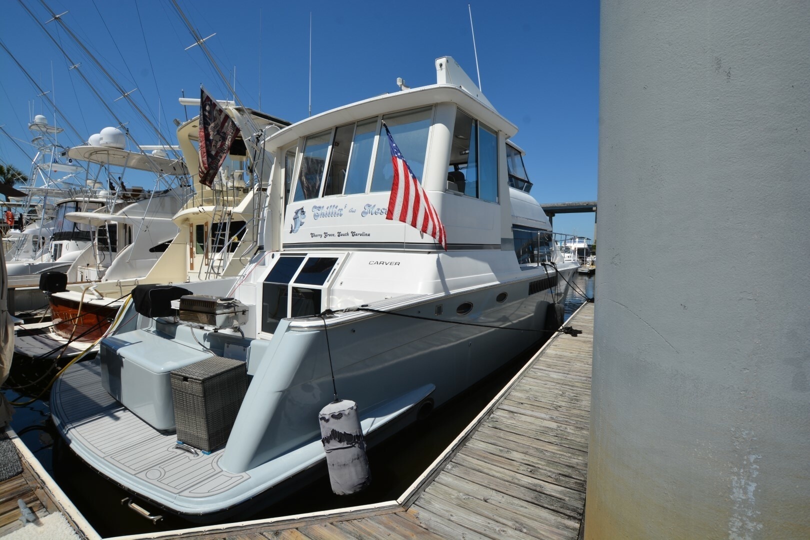 2000 Carver 504 Cockpit Motoryacht - Image 2