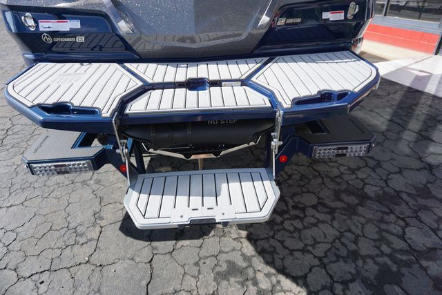 2025 MasterCraft X24 Supercharged 6.2L - 9K Rebate Eligible - 9