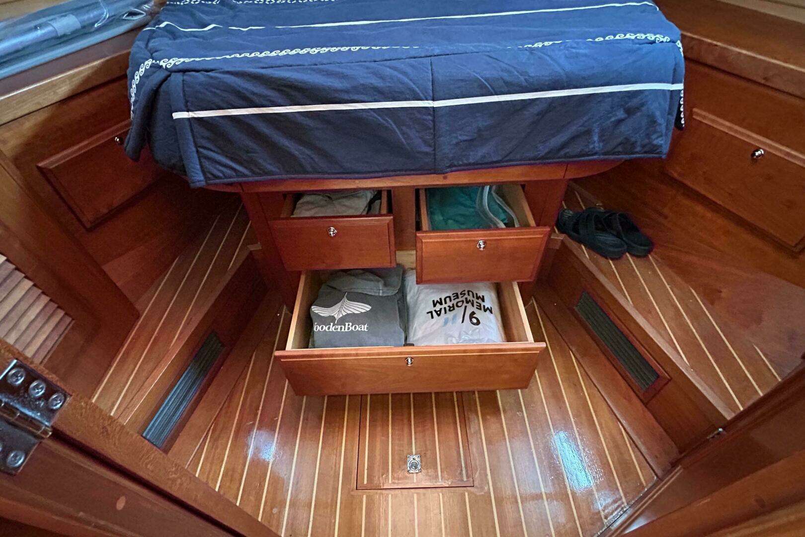 2004 Sabre 36 Flybridge - Image 37