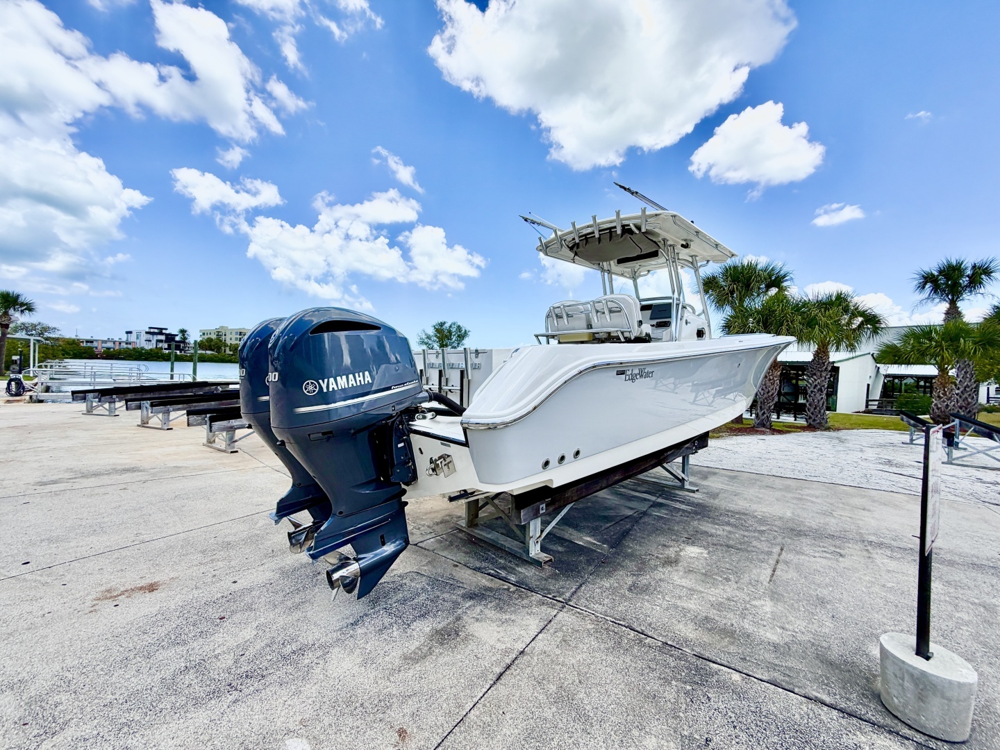 2013 Edgewater 318 CC - Image 10