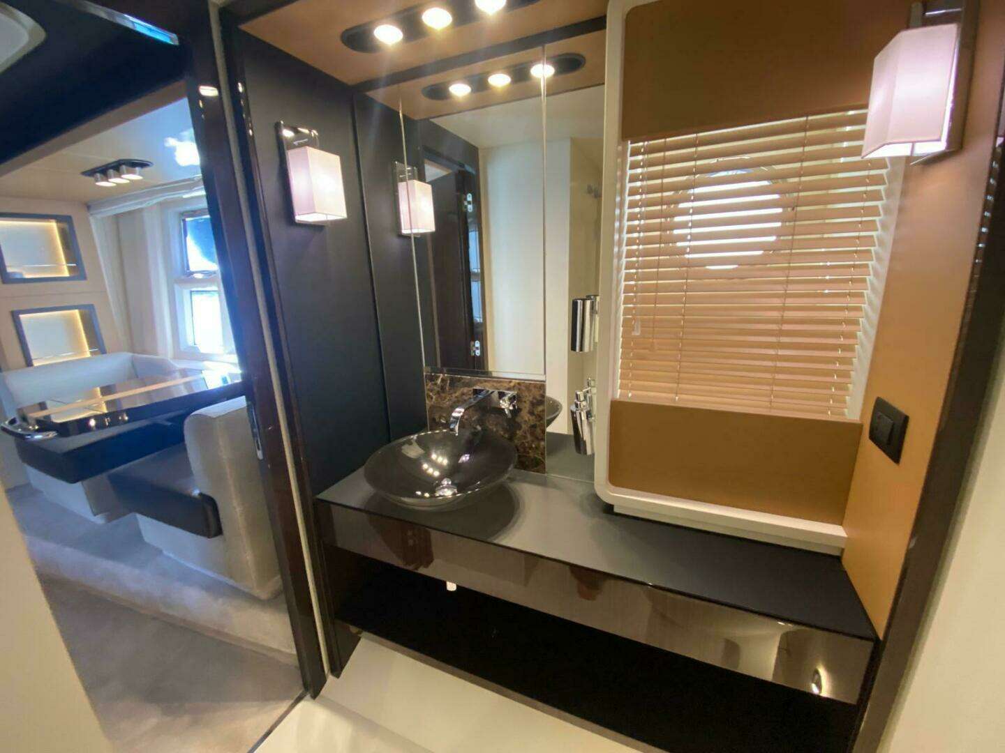 2016 Azimut 77S - Image 47