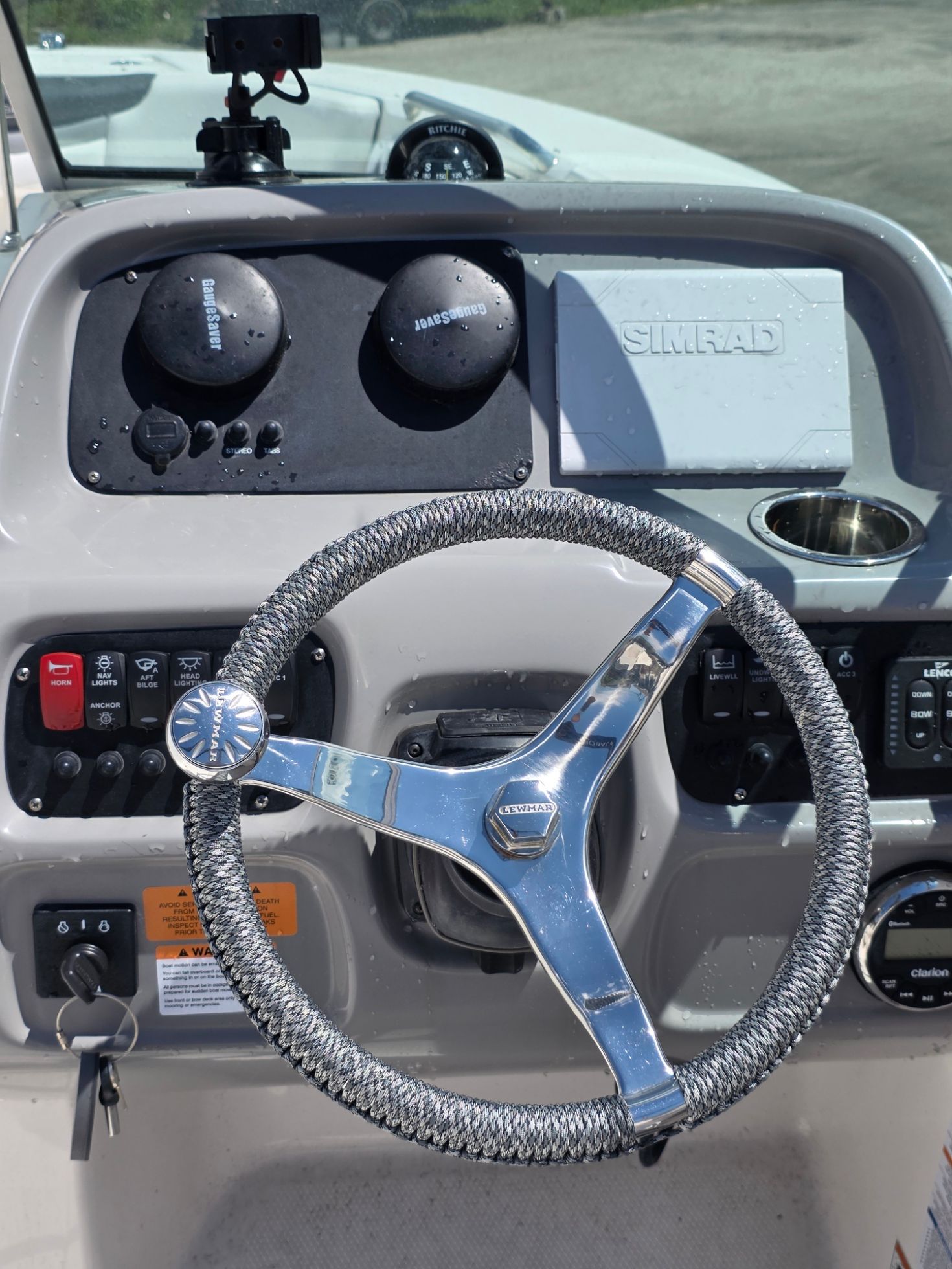2021 Robalo R207 Dual Console - 8