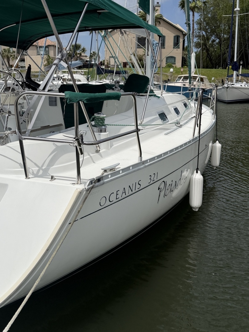 1995 Beneteau OCEANIS 321 - Image 10