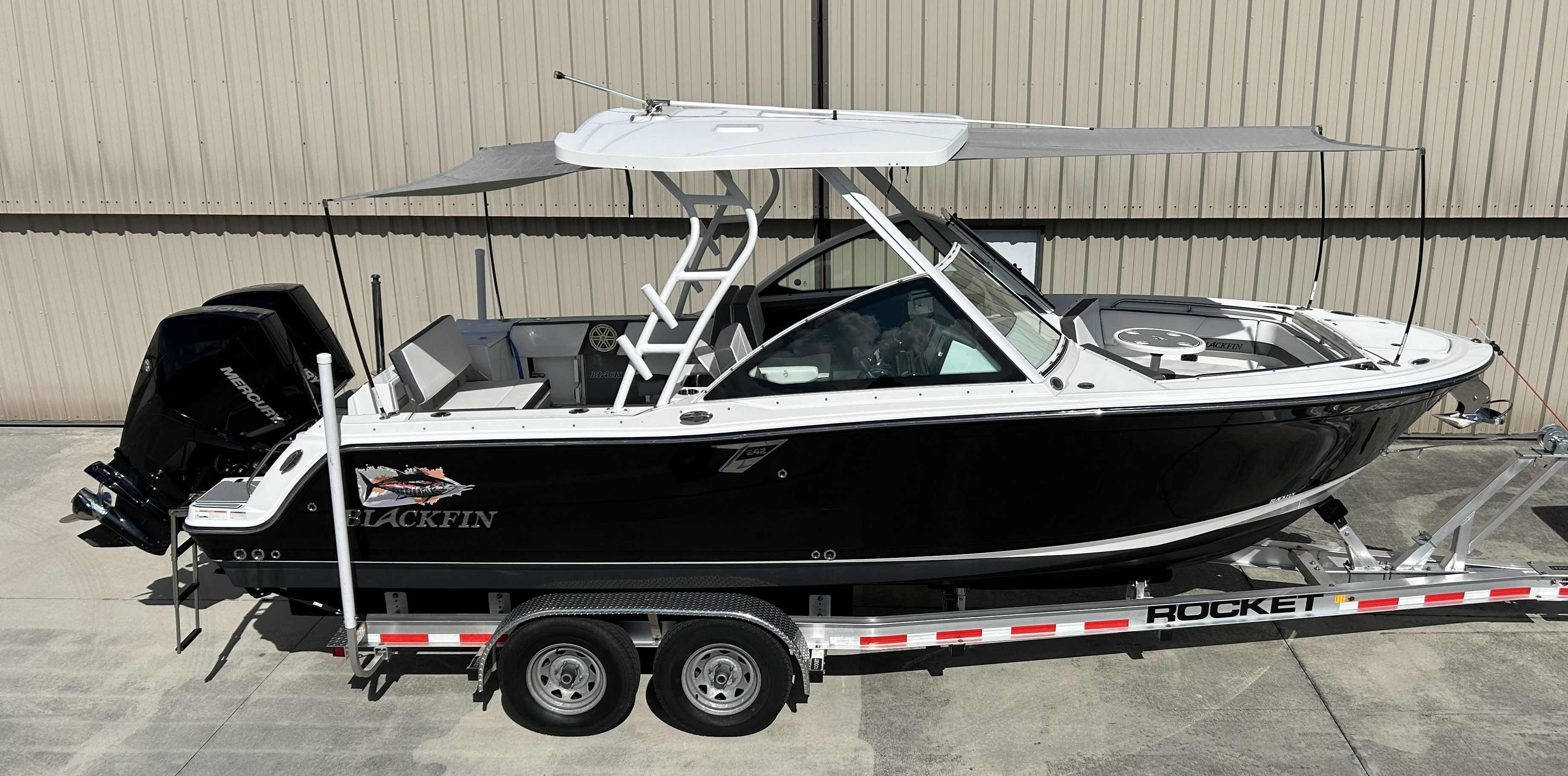 2020 Blackfin 242 / 252 DC