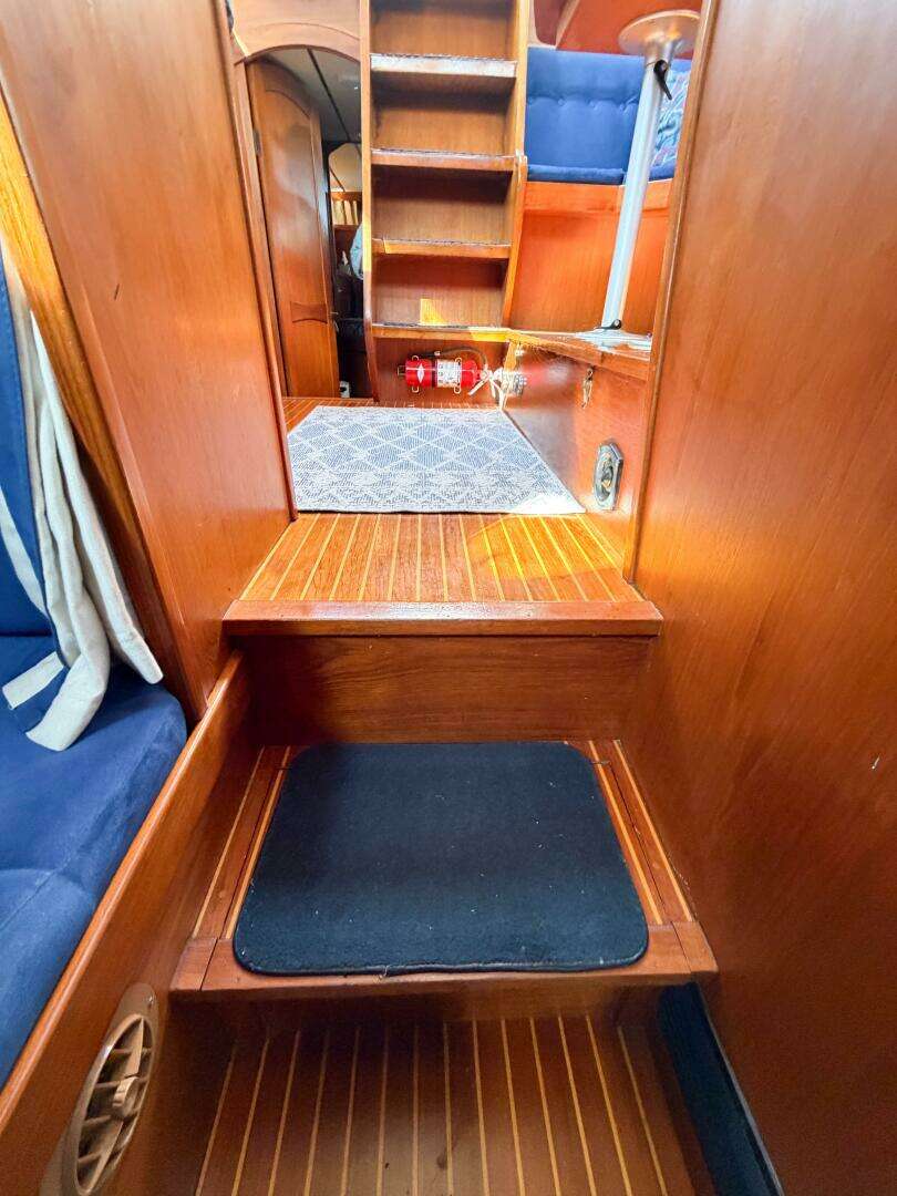 1986 Nauticat 40 Cutter Ketch Pilothouse - Image 86